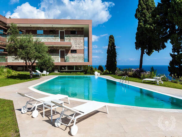 Mon Repos Avenir - Mina — Messina