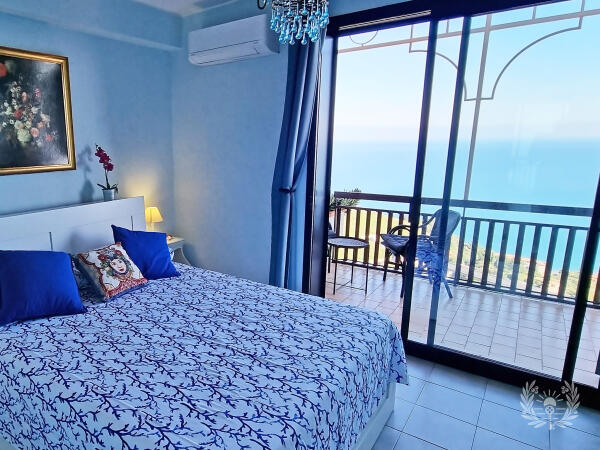Little Sunshine Taormina — Messina